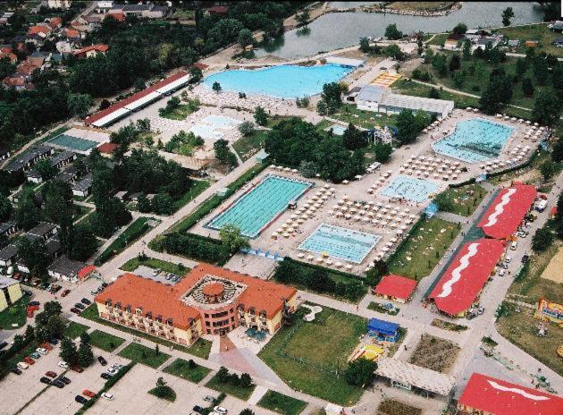 Dom Studia Petra Hotel Sturovo Exterior photo